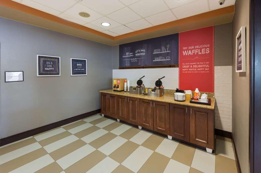 Hampton Inn Nanuet Restoran fotoğraf