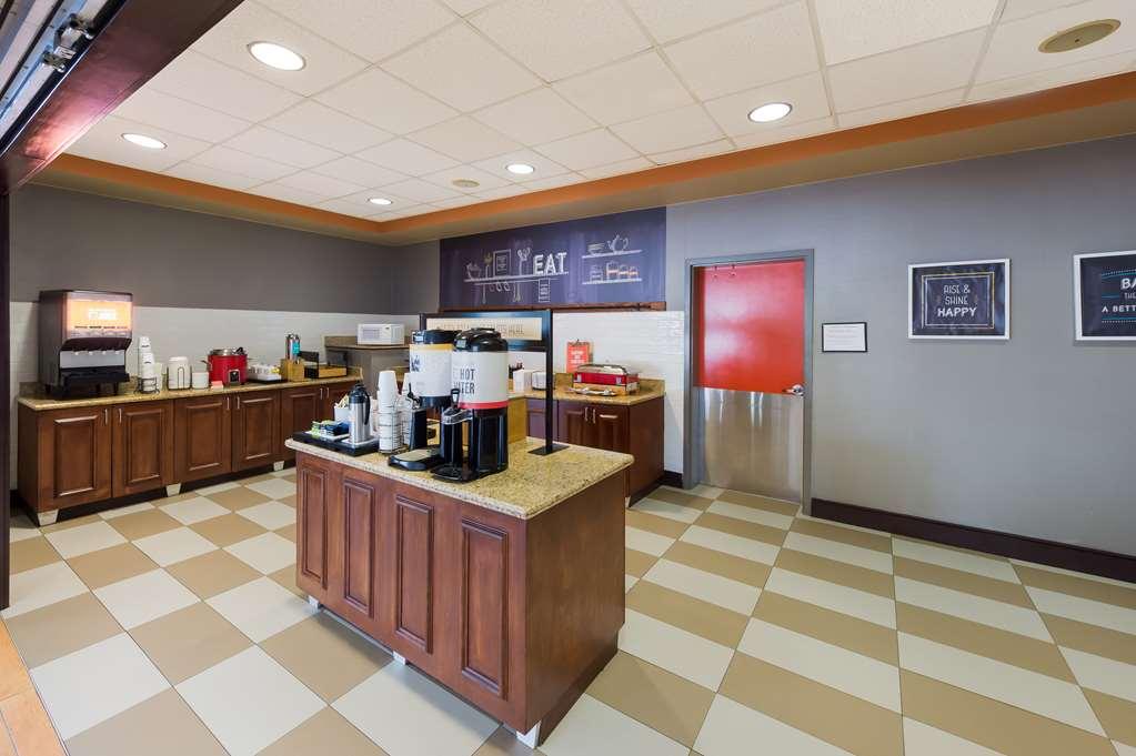 Hampton Inn Nanuet Restoran fotoğraf